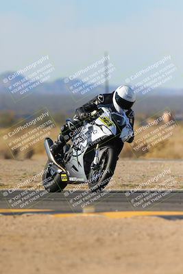 media/Dec-17-2023-CVMA (Sun) [[bf0c04832d]]/Race 2 Amateur Supersport Open/